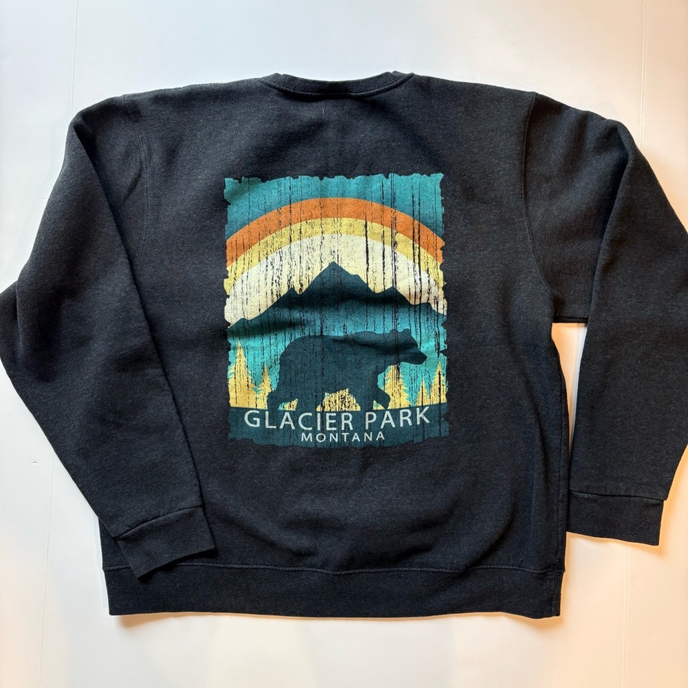 Glacier Park Montana Bear Graphic Sweatshirt - Black Medium